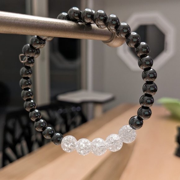 Crackled Quartz Hematite Memory Wire Wrap Bracelet - Picture 5 of 9